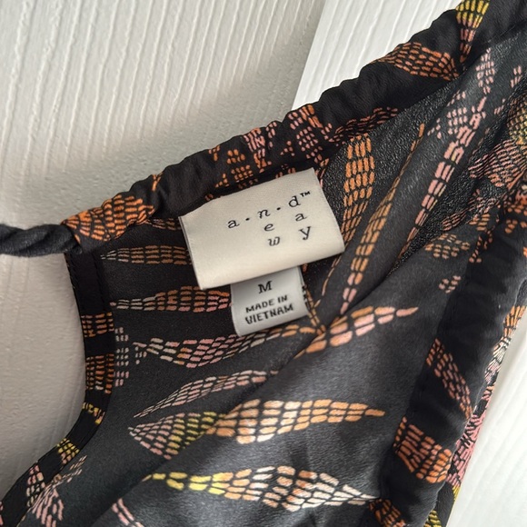 Cute Lightweight Romper! - Picture 2 of 12